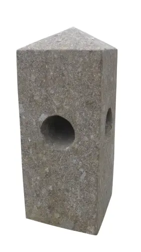 Product image of the product “Pale for fence, 1 hole - alignment 90°, in the size from 50 to 80cm, basanite ”
